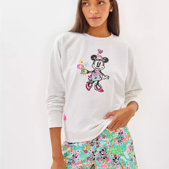 Lilly Pulitzer Hearts Disney 5" Callahan Mid Rise Short - Picture 4 of 4